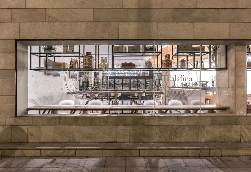 هتل NH Sevilla Plaza De Armas