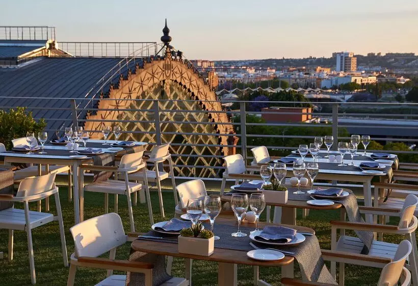 هتل NH Sevilla Plaza De Armas