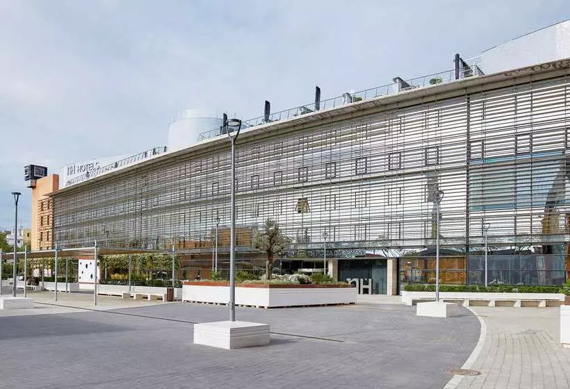 هتل NH Sevilla Plaza De Armas