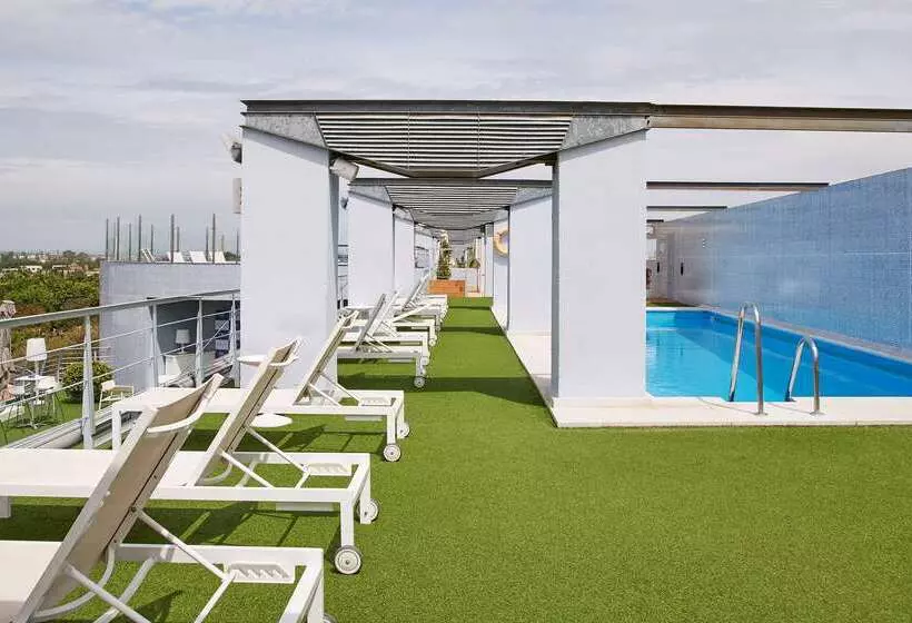 هتل NH Sevilla Plaza De Armas