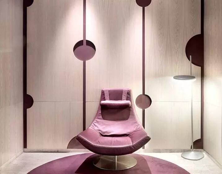 هتل NH Sevilla Plaza De Armas