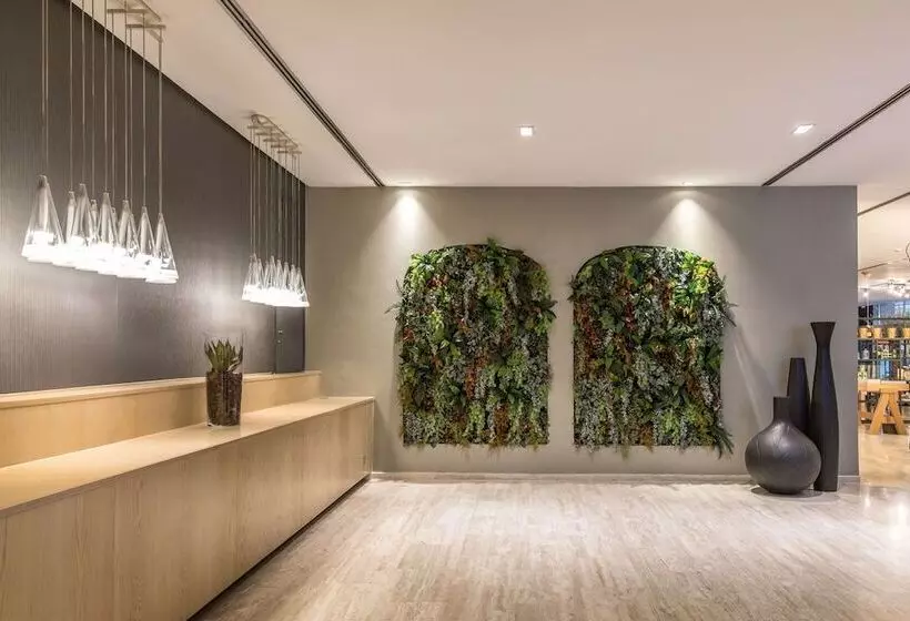 هتل NH Sevilla Plaza De Armas