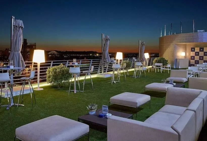 هتل NH Sevilla Plaza De Armas