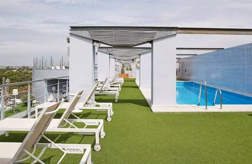 هتل NH Sevilla Plaza De Armas