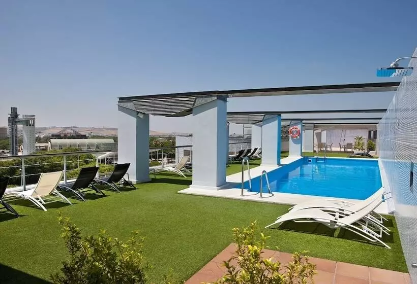 هتل NH Sevilla Plaza De Armas