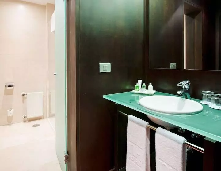 هتل NH Sevilla Plaza De Armas