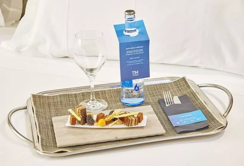 هتل NH Sevilla Plaza De Armas