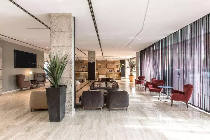 هتل NH Sevilla Plaza De Armas