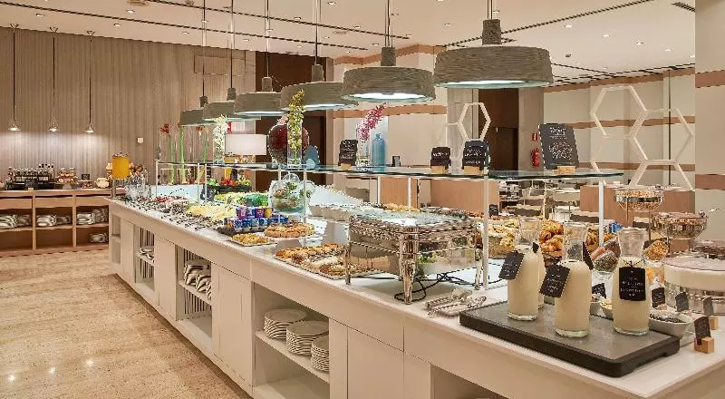 هتل NH Sevilla Plaza De Armas