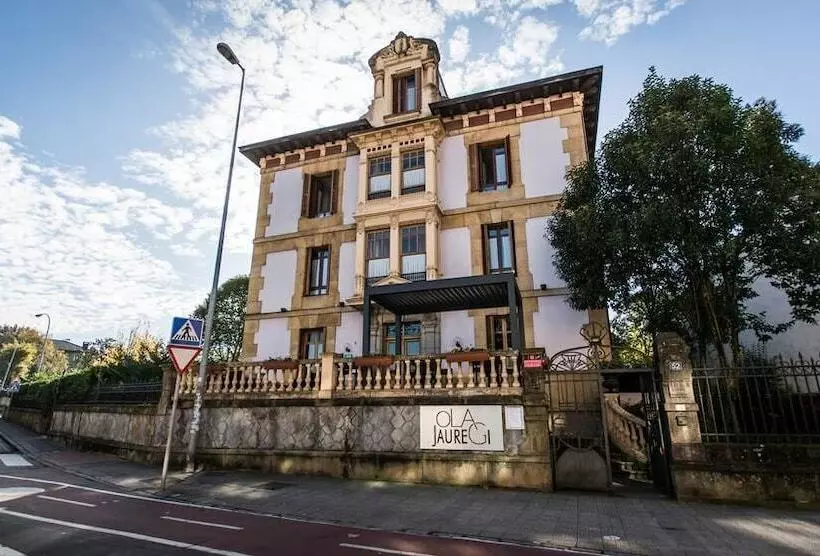 Hotel Olajauregi
