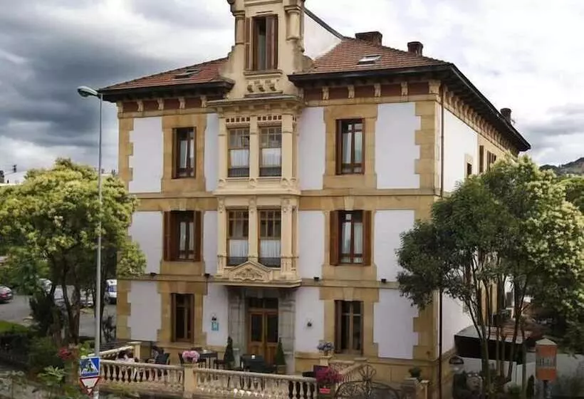 Hotel Olajauregi