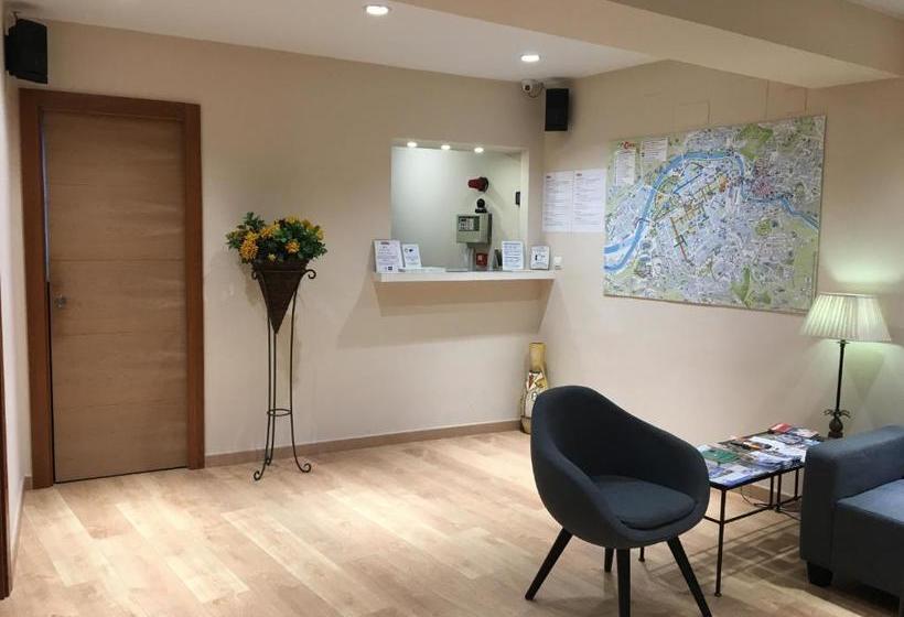 פונדק Pensión Begoña