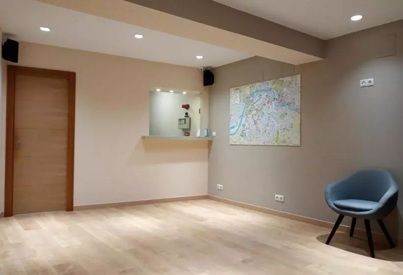 مسافرخانه Pensión Begoña