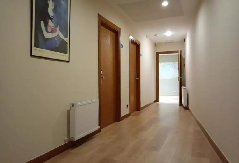 مسافرخانه Pensión Begoña