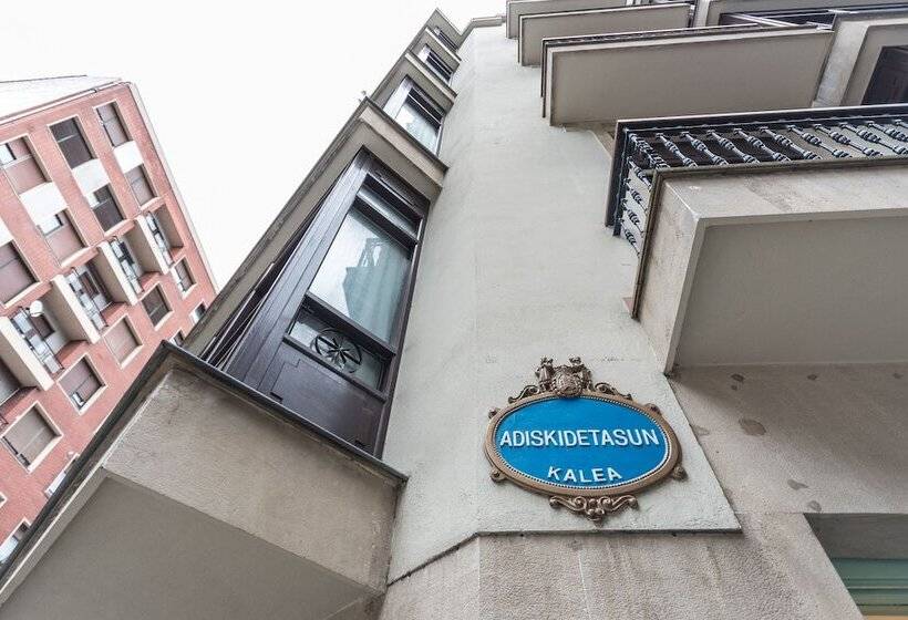 פונדק Pensión Begoña