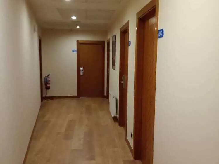 مسافرخانه Pensión Begoña