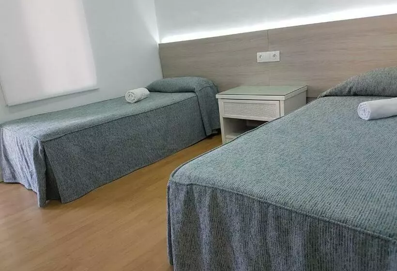 בית מלון כפרי Hostal Montsant