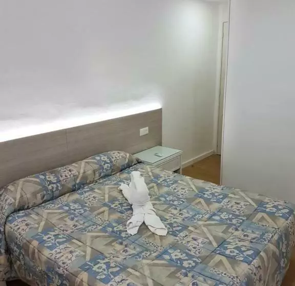 בית מלון כפרי Hostal Montsant