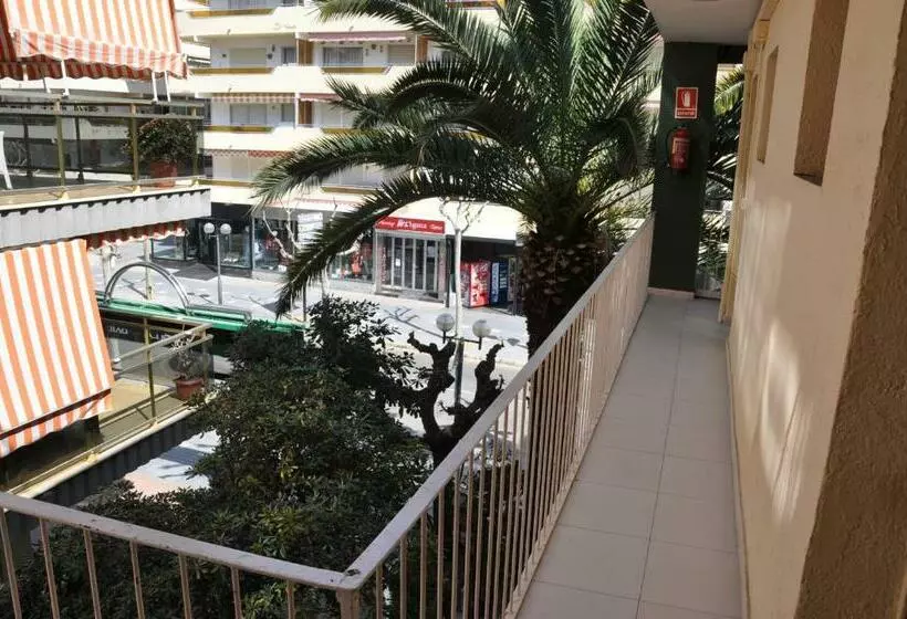 בית מלון כפרי Hostal Montsant