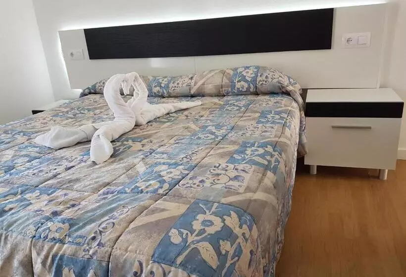 בית מלון כפרי Hostal Montsant