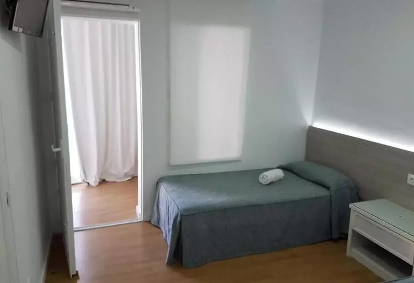 בית מלון כפרי Hostal Montsant