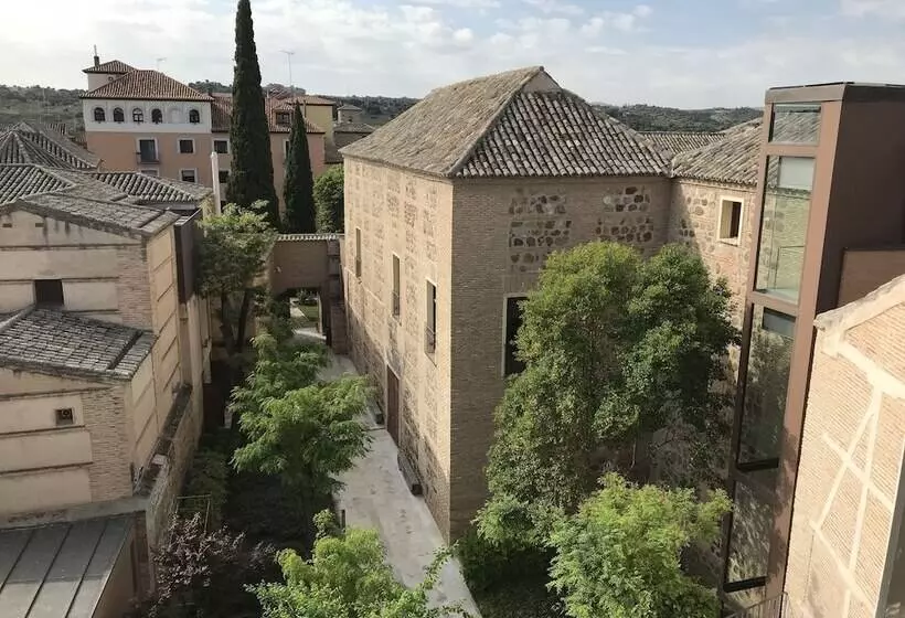 هتل Hostal Santo Tomé