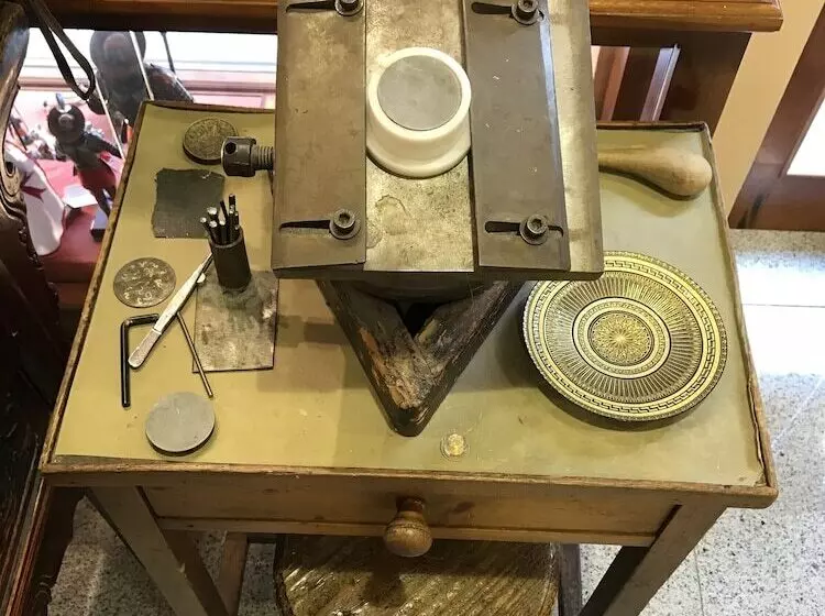 هتل Hostal Santo Tomé