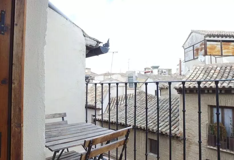 هتل Hostal Santo Tomé