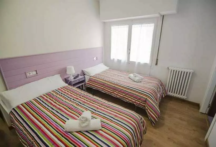 Отель Hostal ávila