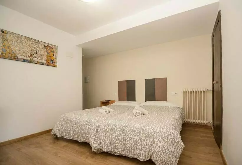 Отель Hostal ávila