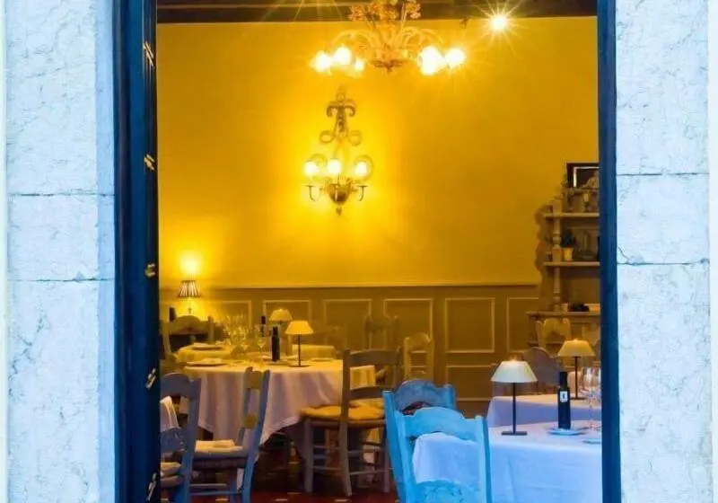 ホテル Palacio De Cutre