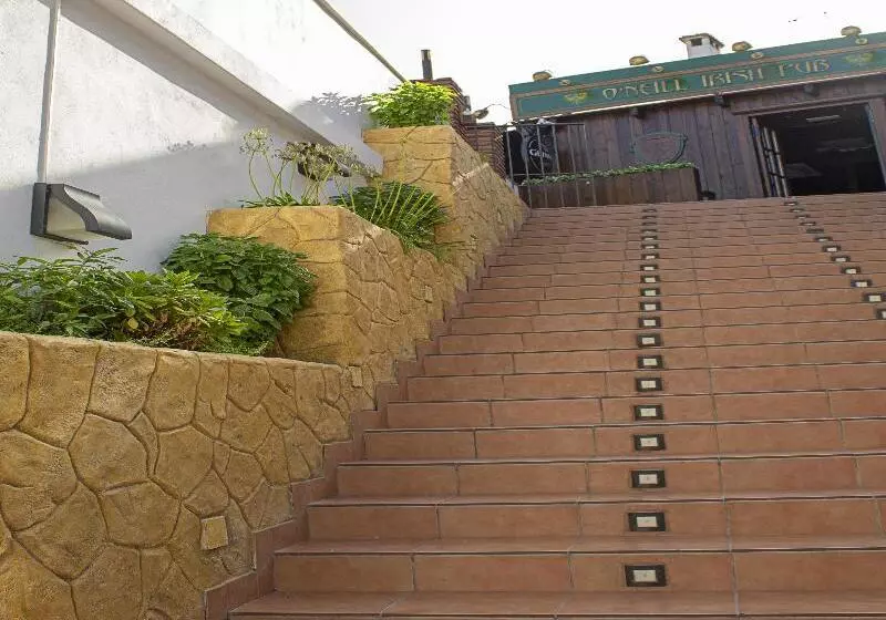 בית מלון כפרי Zen Airport