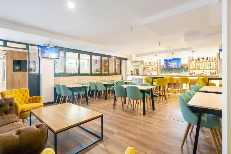 בית מלון כפרי Zen Airport