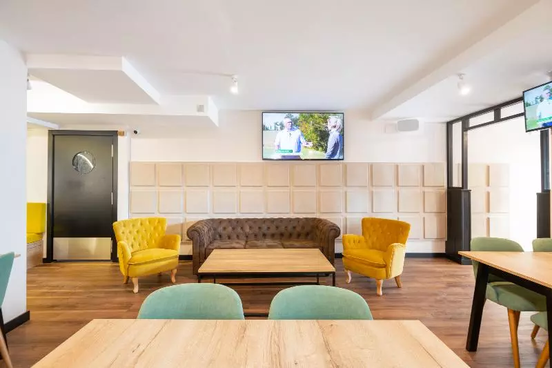 בית מלון כפרי Zen Airport