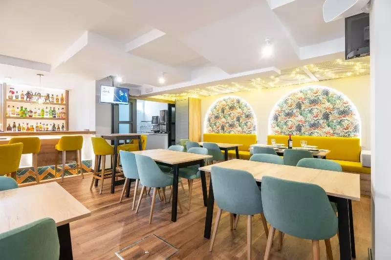 בית מלון כפרי Zen Airport