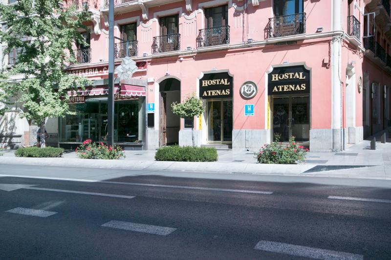 مسافرخانه Atenas Granada