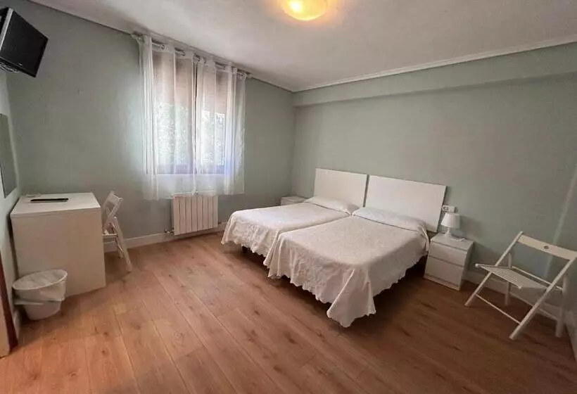 فندق Hostal El Carro