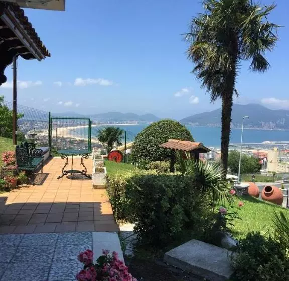 فندق Hostal El Carro