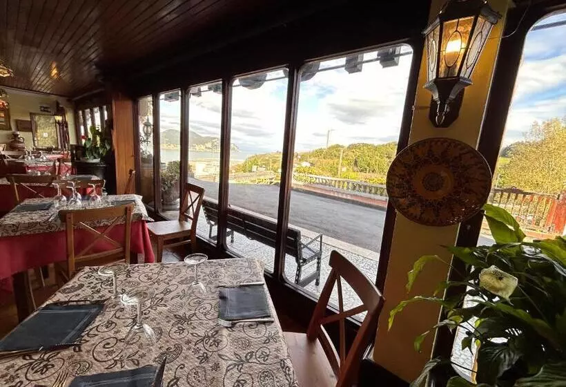 فندق Hostal El Carro