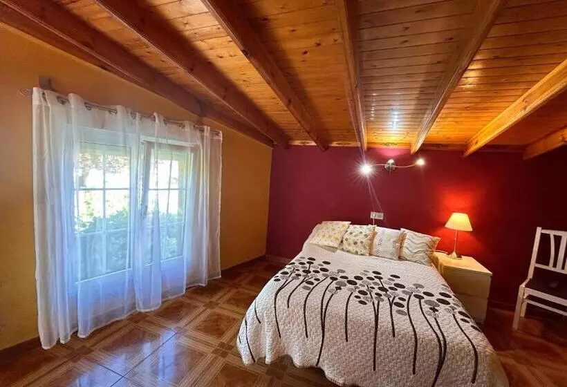 فندق Hostal El Carro