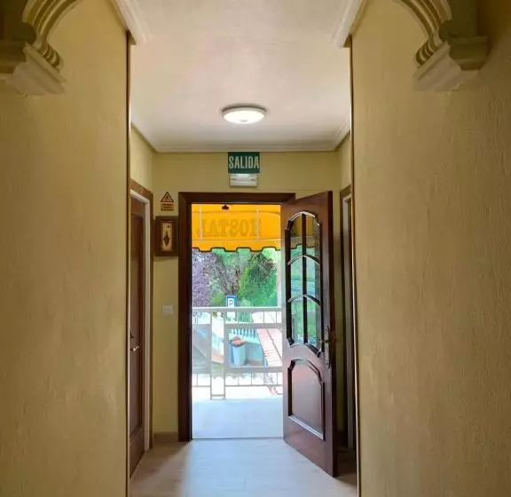 فندق Hostal El Carro
