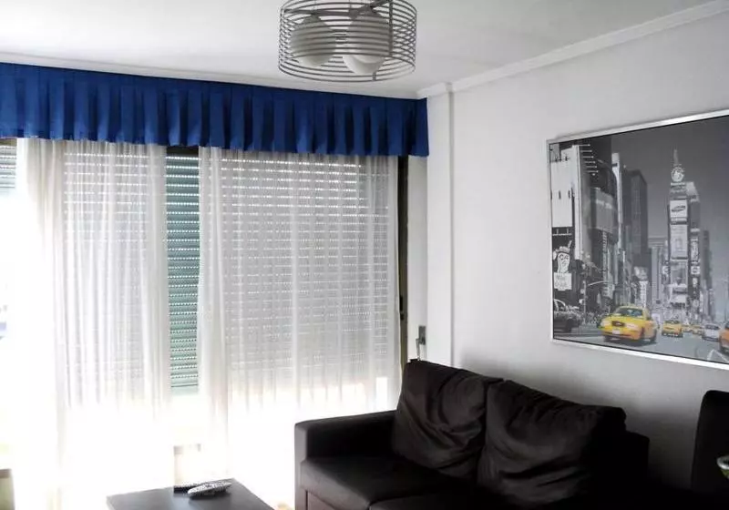 Hotelli Hostal Mimosa