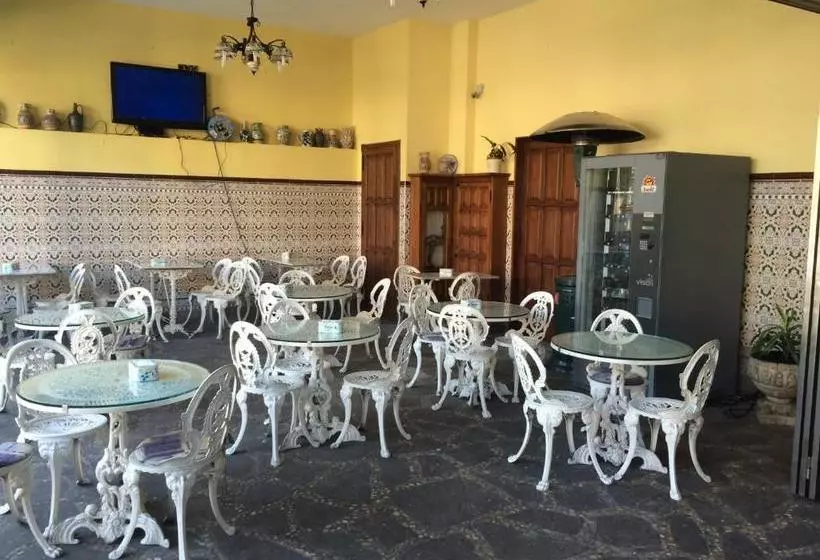 Hotelli Hostal Mimosa