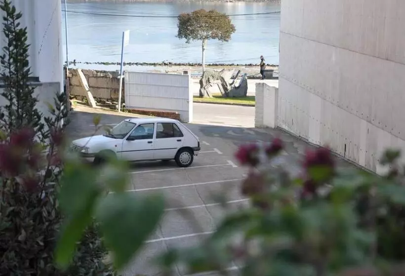 בית מלון כפרי Hostal Mourelos