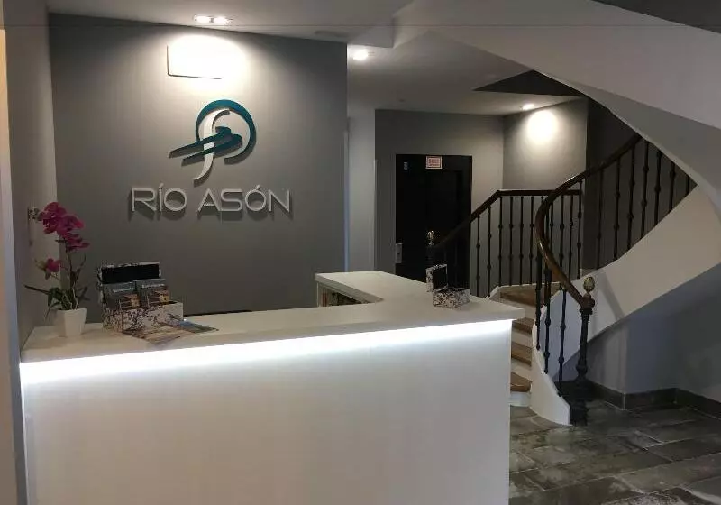 ホテル Río Asón