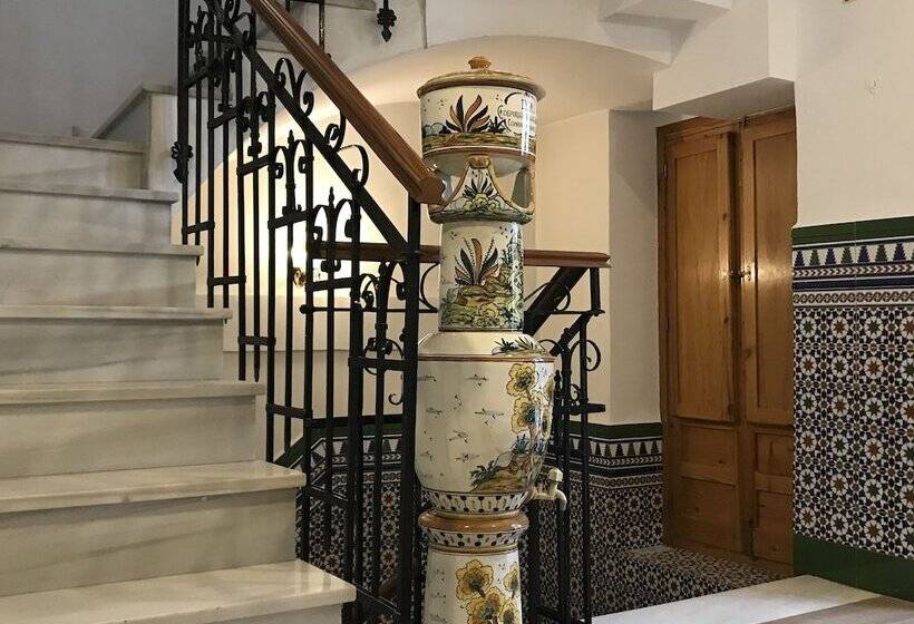 مسافرخانه Hosteria De Rafi