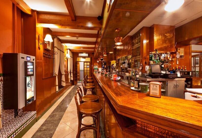 مسافرخانه Hosteria De Rafi