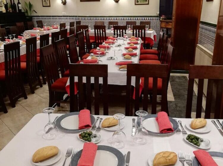 مسافرخانه Hosteria De Rafi