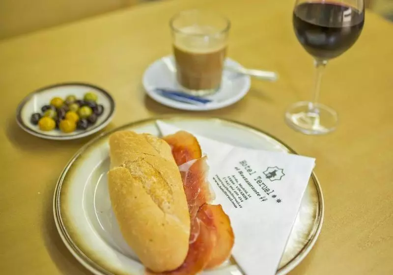 فندق فئة نجمة واحدة Teruel