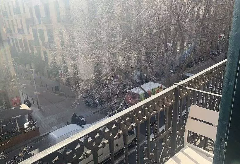 Hotelli Ciudad Condal Hostal   Paseo De Gracia